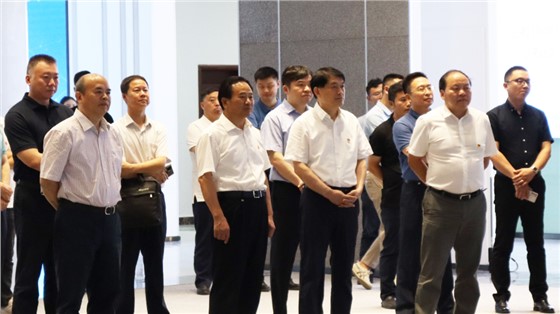 長沙市委常委、市委組織部部長張宏益一行調(diào)研國家網(wǎng)絡(luò)安全產(chǎn)業(yè)園區(qū)（長沙），并參觀我司布展的園區(qū)展示推廣中心項目